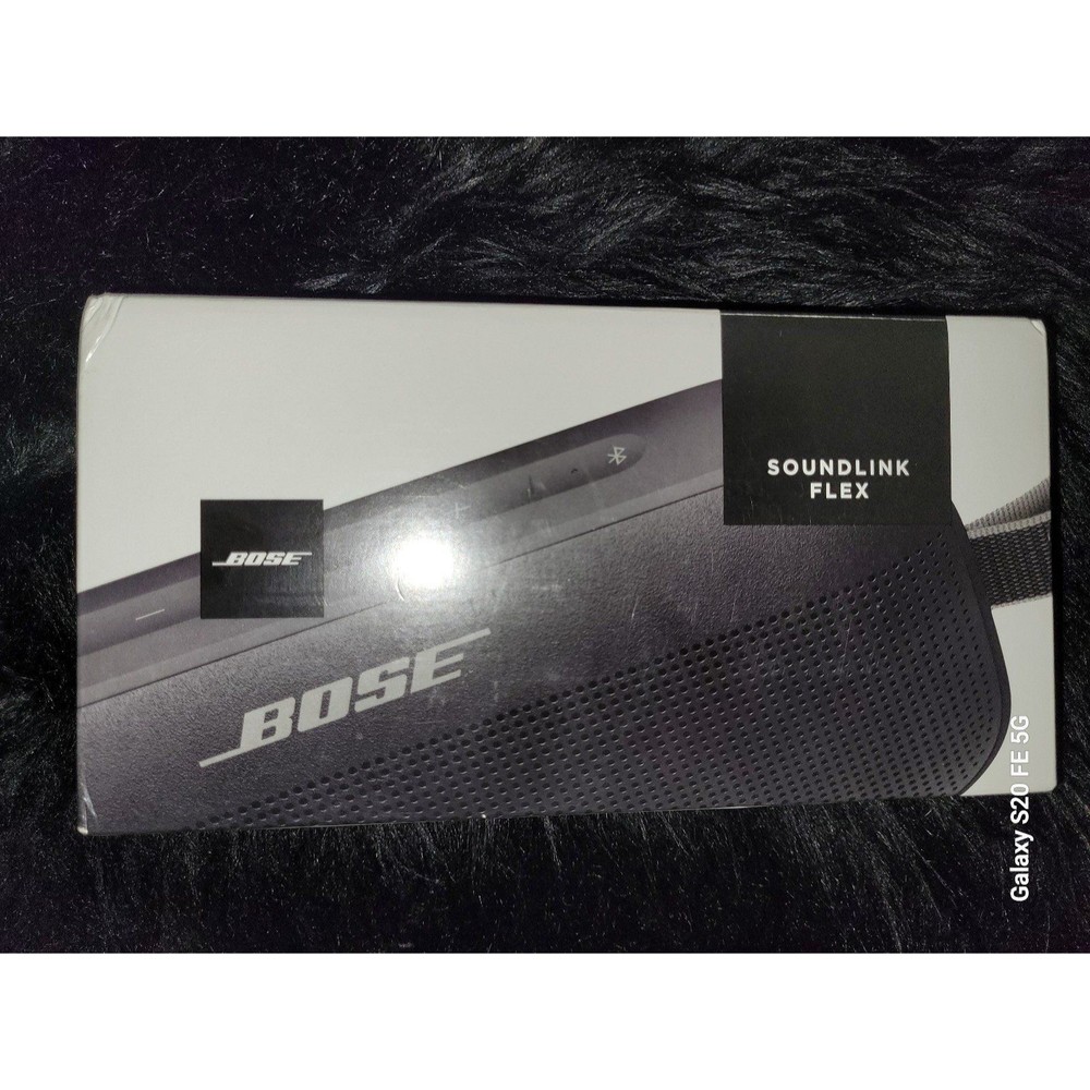 BRAND NEW Bose Soundlink Flex Waterproof Bluetooth Speaker In Box